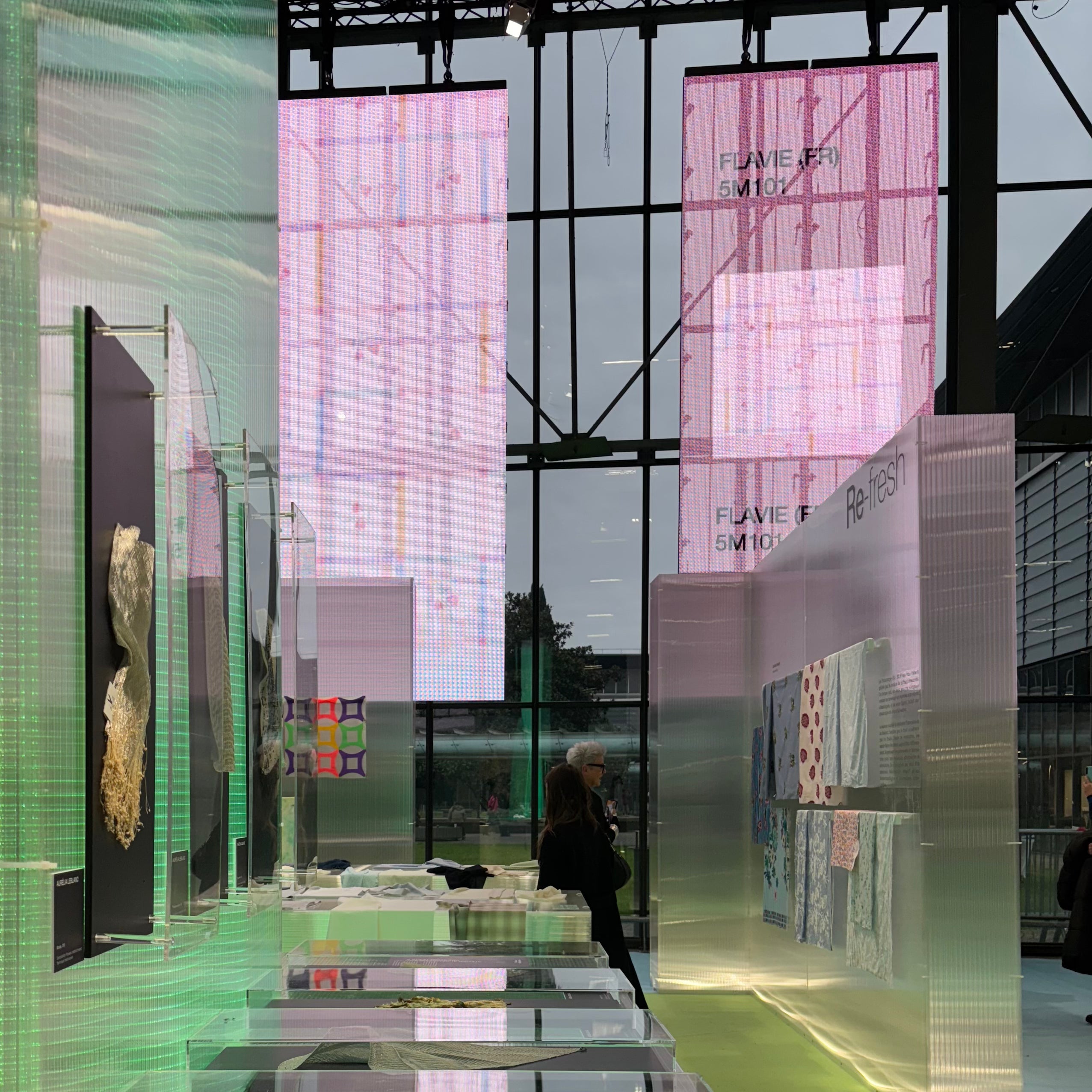 La team Amicalement Soi au salon Première Vision, entre sourcing, projets & découvertes.