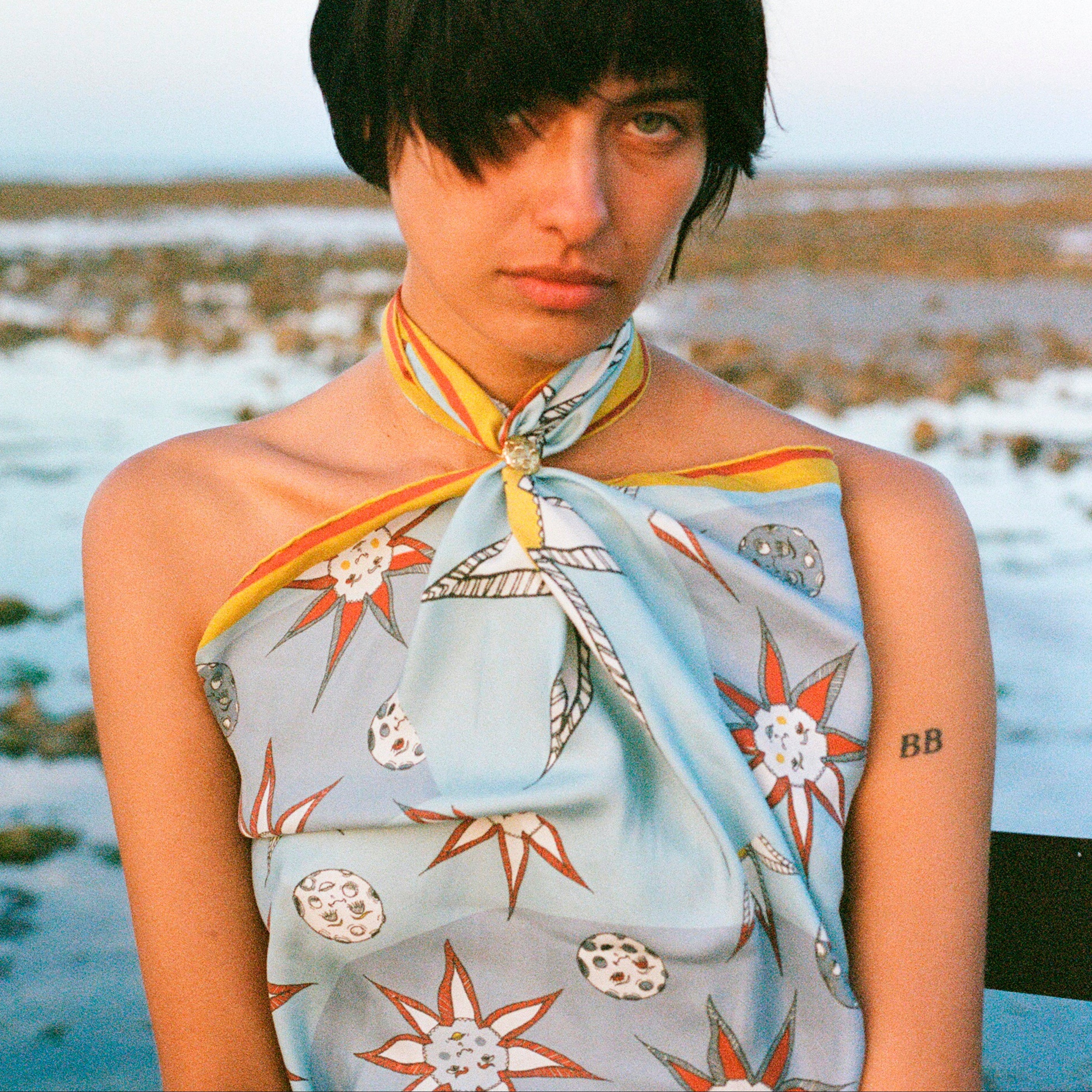 CE QUE LE JOUR DOIT À LA NUIT Silk Scarf - Cloudy